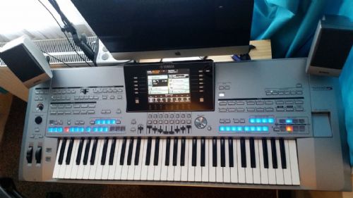 Yamaha Tyros 5 med 61 tangenter